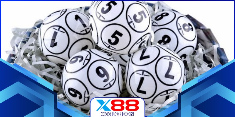 Biểu tượng tài lộc gắn liền hình cá